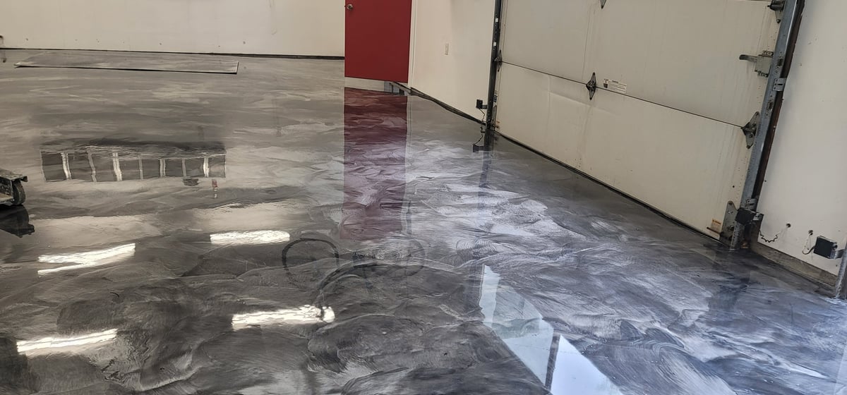 Glossy epoxy floor coating